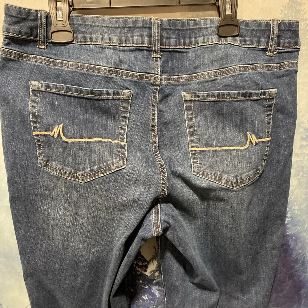 Maurices M Jeans Womens 18W Blue Classic Mid Rise Flare Stretch Denim